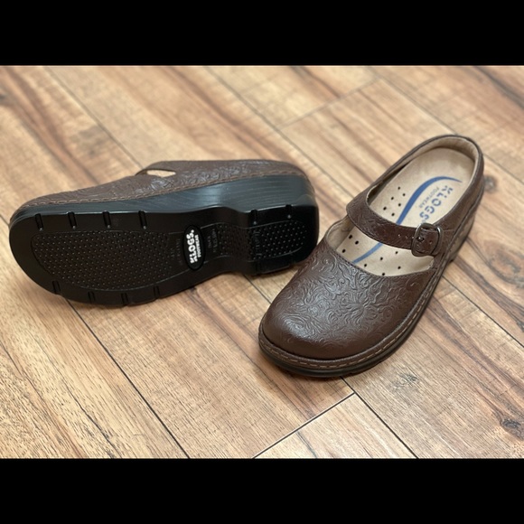 Brand New Klogg Cali Tooled Clog - Picture 2 of 4